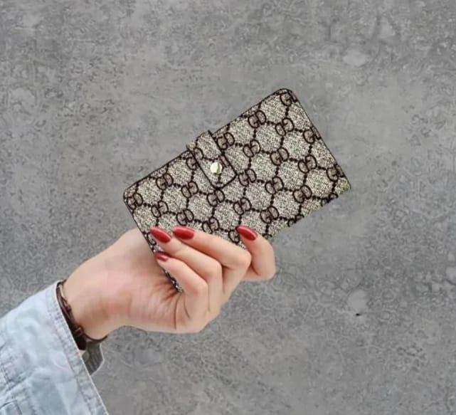 Stylish Women's PU Leather Bi-Fold Wallet – Elegant & Practical