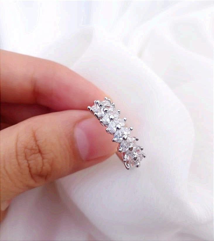 Elegant Silver Plated Crystal Adjustable Ring – Sparkling, Stylish & Unisex