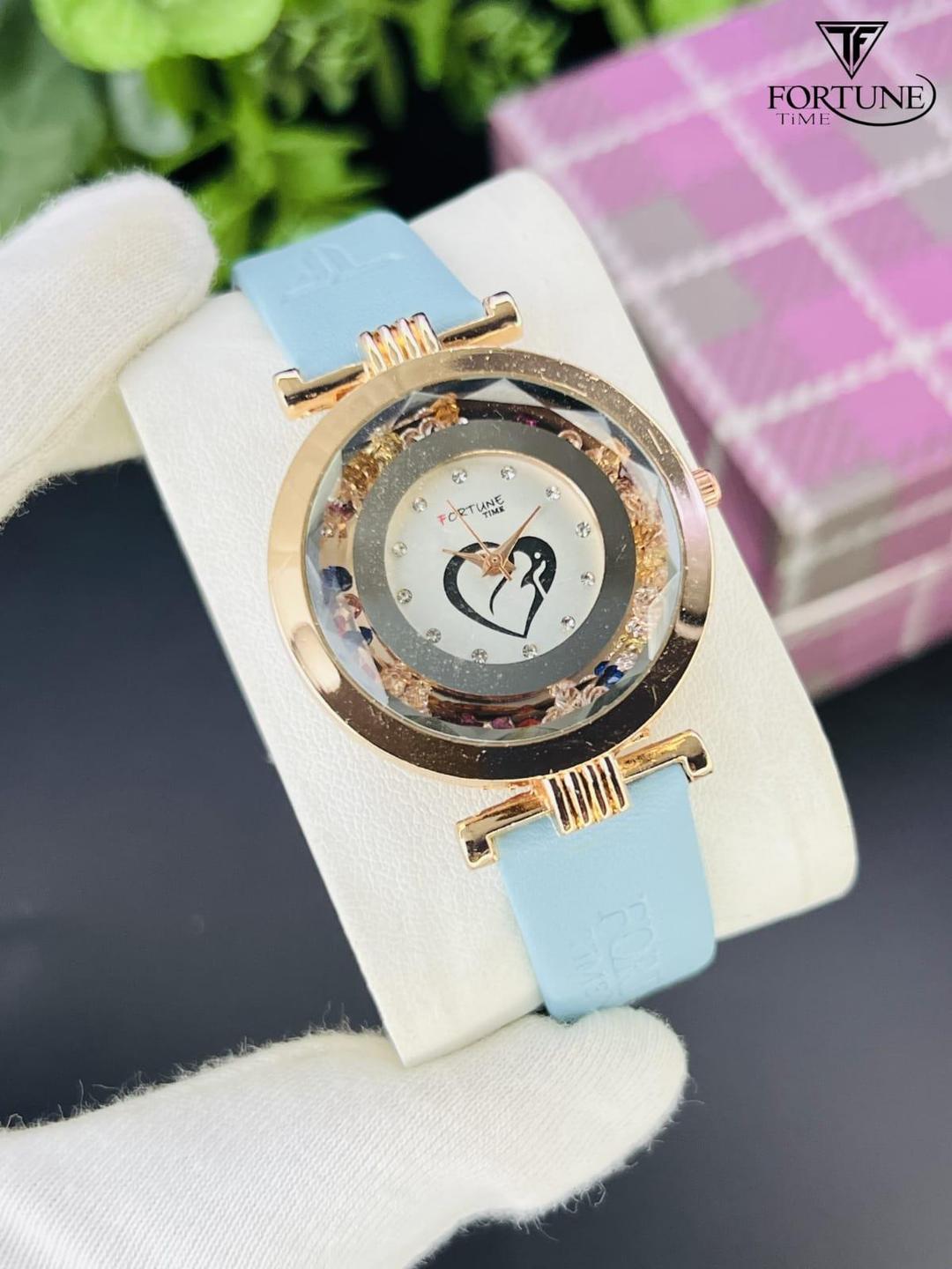 Stylish Women's Quartz Analogue Watch – Water Resistant & Chic