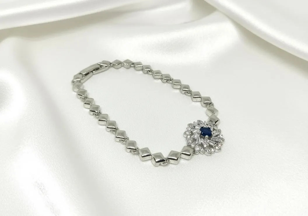 1 Pc Chain Bracelet – Blue Accent Elegance