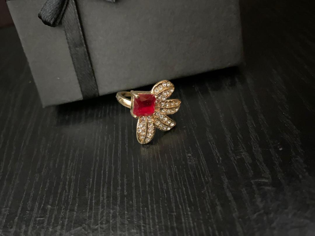 Retro Gold Plated Charm Ring – Timeless Beauty with a Vintage Touch